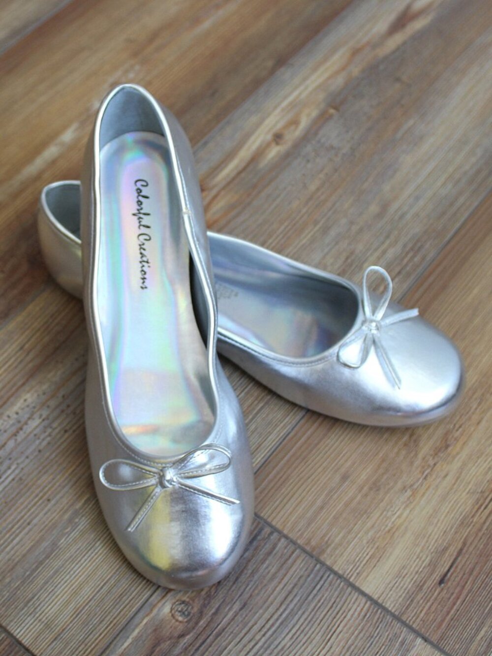Colorful Creations Silver Metallic Bow Ballet Flats Shoes Women's Sz 7.5